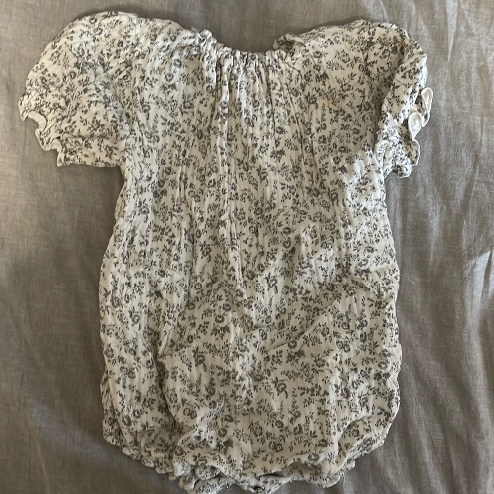 NOTHING FITS BUT ROMPER/ONESIE 12-24MONTHS GOOD CONDITION